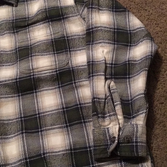 St. John’s Bay Men’s heavyweight plaid flannel shirt size XL - Picture 2 of 5